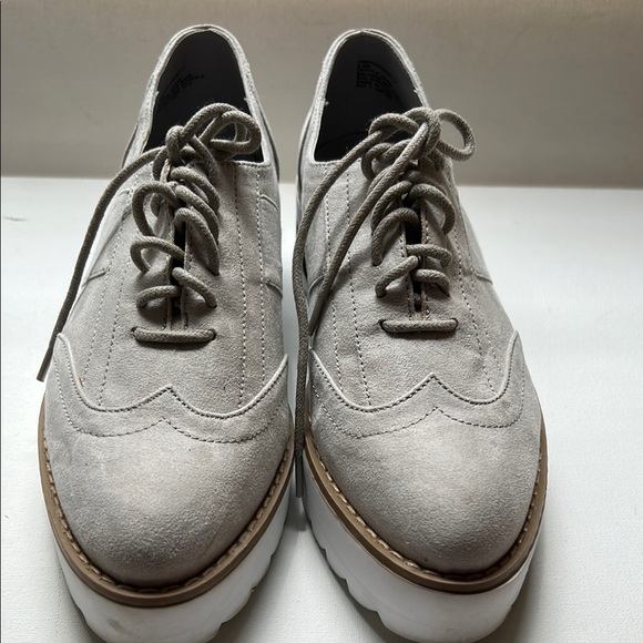 Madden Girl Shoes - Madden Girl Gray Sneakers with Platform Sole Beige color Size 8.5